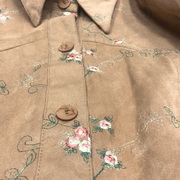 Dressbarn size 6 button down - Picture 13 of 13